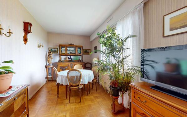 Appartement à vendre    4 pièces • 84 m2 Bron