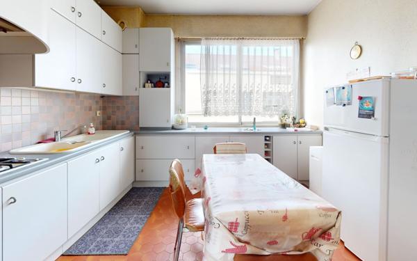 Appartement à vendre    4 pièces • 84 m2 Bron