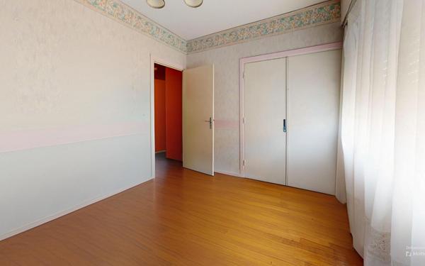 Appartement à vendre    4 pièces • 84 m2 Bron