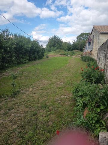 superbe longère et son petit gite au fond de la cour
