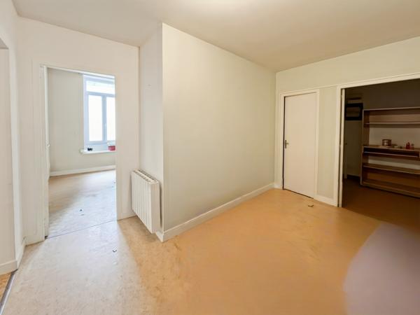Immeuble 8 pièces - 301 m²