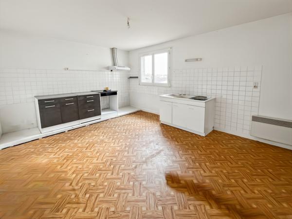 Immeuble 8 pièces - 301 m²