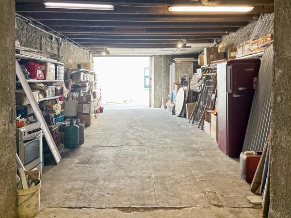 Immeuble 8 pièces - 301 m²