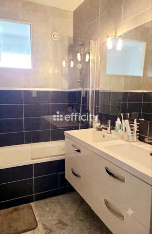 Appartement
         3 pièces
        - 70 m² Exclusivité 277 000 € *