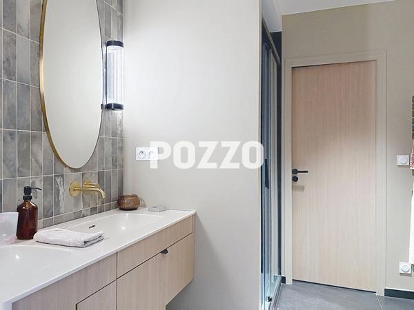 LOFT Avranches 4 pièce(s) 240 m2 AVRANCHES