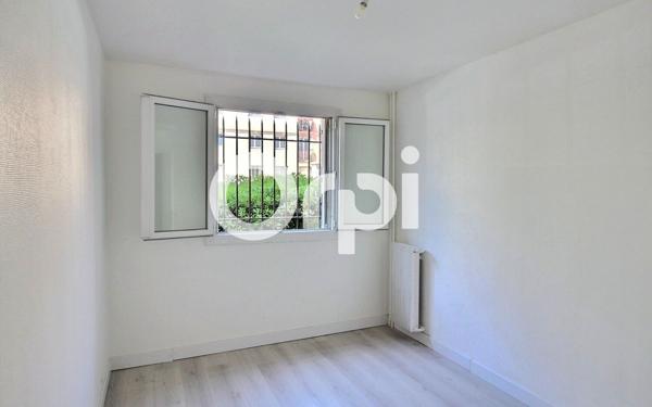 Appartement à vendre    3 pièces • 50,66 m2 Marseille 13