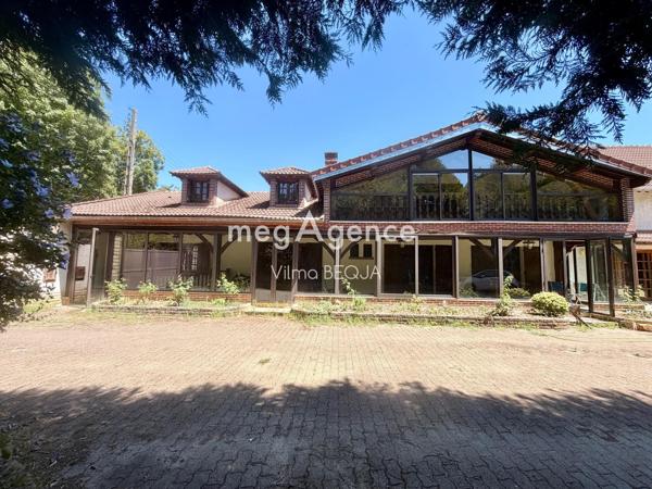 Maison à SENS, 89100 - 15 pièces 383m²