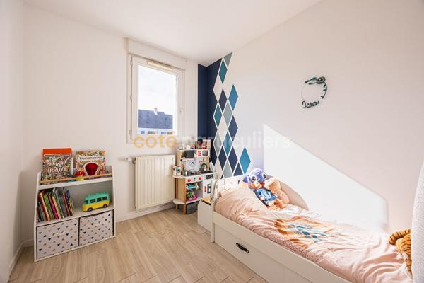 Vente
                Appartement77 m² - 4 Pièces -
                    NANTES (44300)