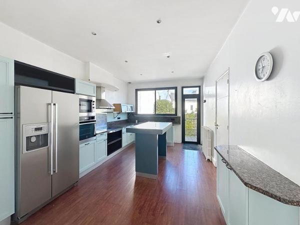 LORIENT - KERYADO - Maison aux grands Volumes avec Piscine et Jacuzzi