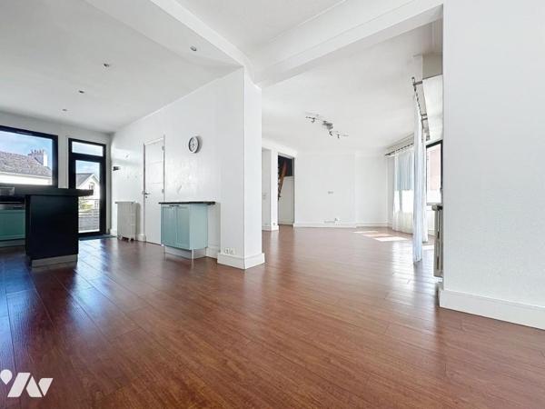 LORIENT - KERYADO - Maison aux grands Volumes avec Piscine et Jacuzzi