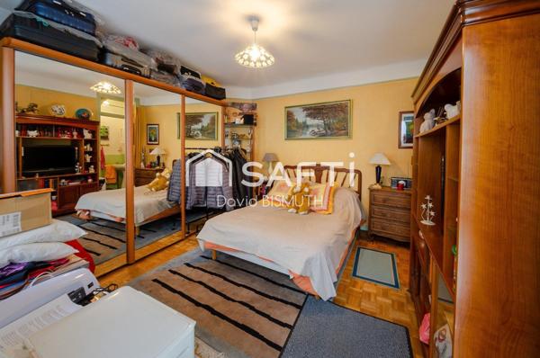 Maison 4 pièces 3 chambres de 76 m2 avec une dépendance un patio de 15 m2 et un sous sol de 60 m2 NOTE DPE D