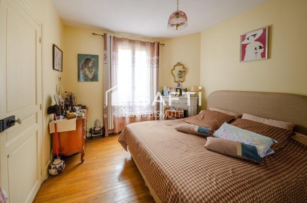 Maison 4 pièces 3 chambres de 76 m2 avec une dépendance un patio de 15 m2 et un sous sol de 60 m2 NOTE DPE D