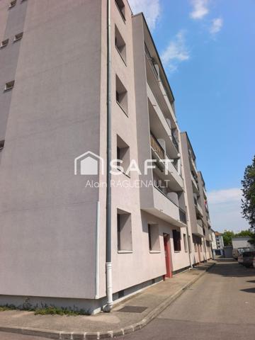 LYON 8 SANTY LA PLAINE - T3 (Deux chambres ) avec Balcon - Travaux à prévoir