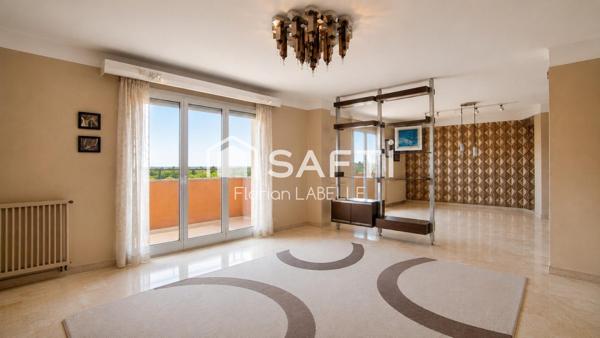 Appartement T4 avec superbe vue face au Canigou