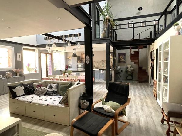 Loft industriel el lumineux T6 centre-ville