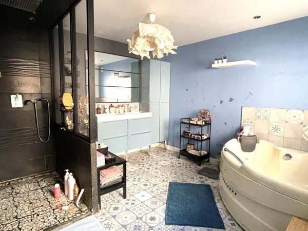 Loft industriel el lumineux T6 centre-ville