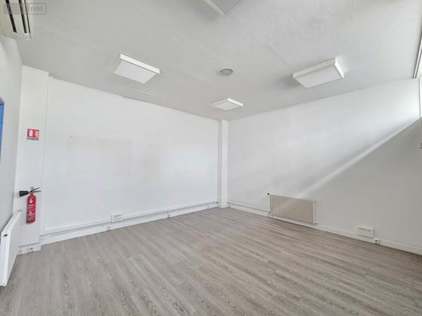 Local commercial à louer à Tours dans l'Indre-et-Loire (37000), ref : 001/2492   
TOURS Centre