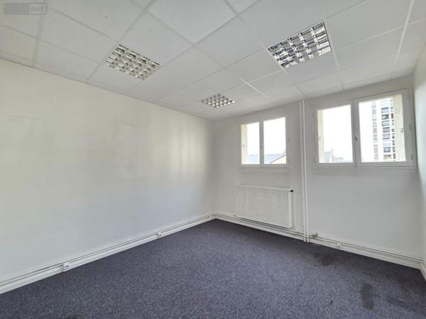 Local commercial à louer à Tours dans l'Indre-et-Loire (37000), ref : 001/2492   
TOURS Centre