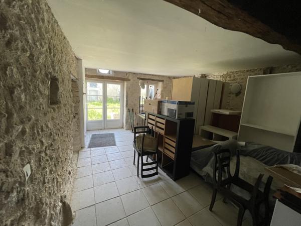 Chasseneuil-du-Poitou (86360) CORPS DE FERME avec Potentiel de 500 m2 habitables A RENOVER AU FUTUROSCOPE !