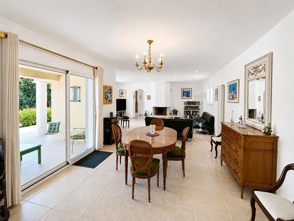Villa T5 de 170m² avec piscine, garage et terrain de 3 080 m² - Santa Maria Poggio