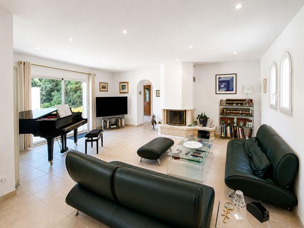 Villa T5 de 170m² avec piscine, garage et terrain de 3 080 m² - Santa Maria Poggio