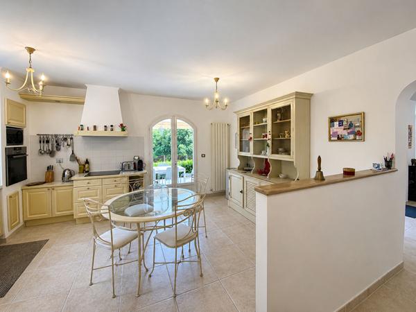 Villa T5 de 170m² avec piscine, garage et terrain de 3 080 m² - Santa Maria Poggio