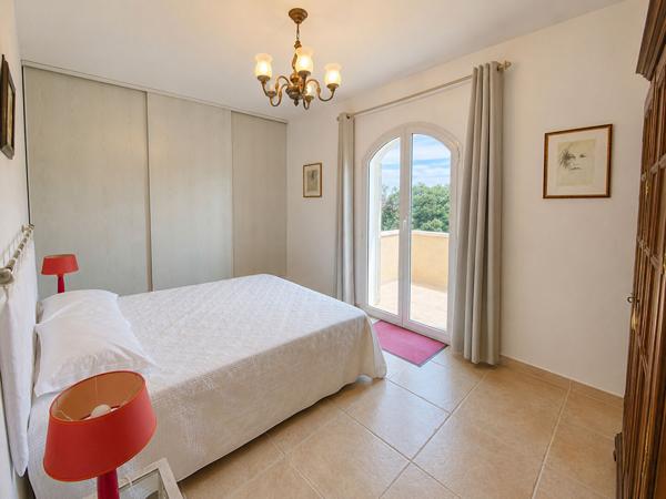 Villa T5 de 170m² avec piscine, garage et terrain de 3 080 m² - Santa Maria Poggio
