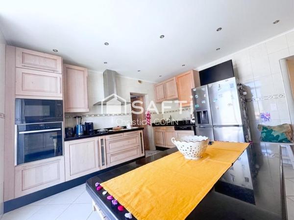 SUPERBE DUPLEX T7 DE 172 m2 NICHÉ AU DERNIER ÉTAGE