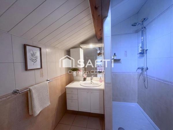 SUPERBE DUPLEX T7 DE 172 m2 NICHÉ AU DERNIER ÉTAGE