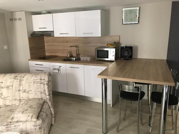 LAVAL - QUARTIER PREFECTURE APPARTEMENT DUPLEX MEUBLÉ