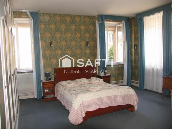 GROS POTENTIEL pour cette maison de 180 m² avec partie HABITATION et LOCAL COMMERCIAL