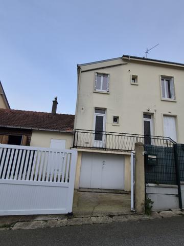 Maison
         3 pièces
        - 60 m² 137 000 € *