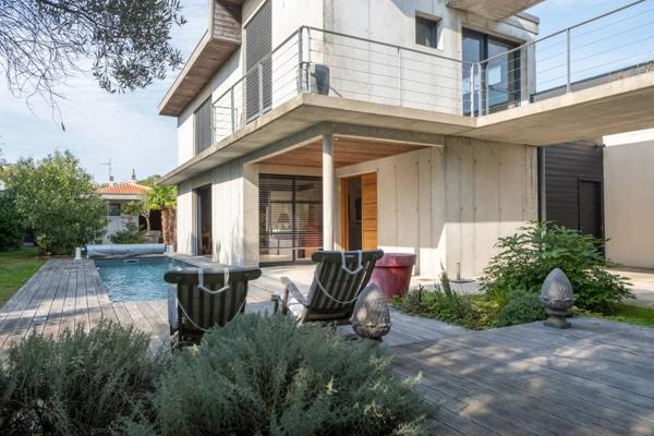 Grande maison d'architecte à 10mn à vélo du centre-ville de La Rochelle