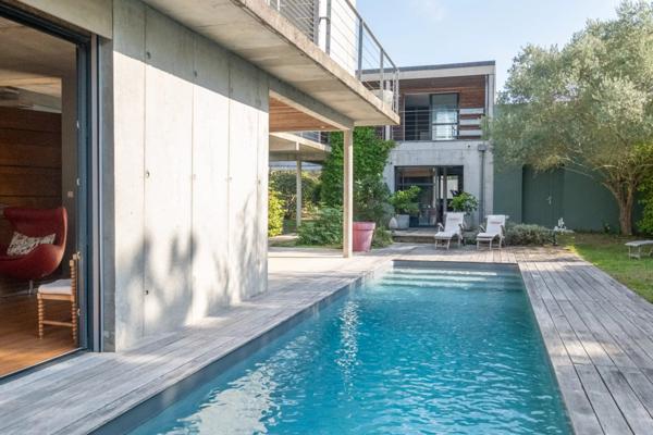 Grande maison d'architecte à 10mn à vélo du centre-ville de La Rochelle