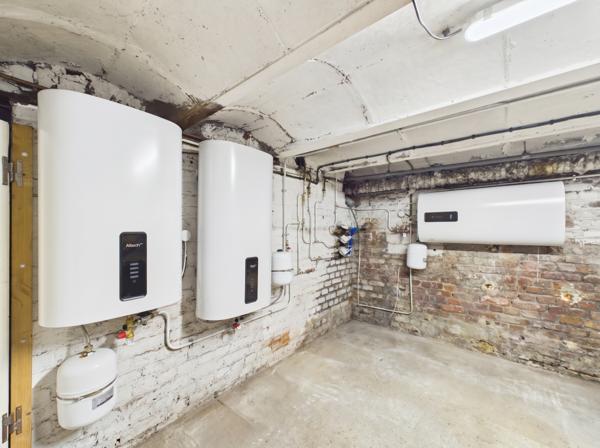 Immeuble
        
        - 127 m² 207 500 € *