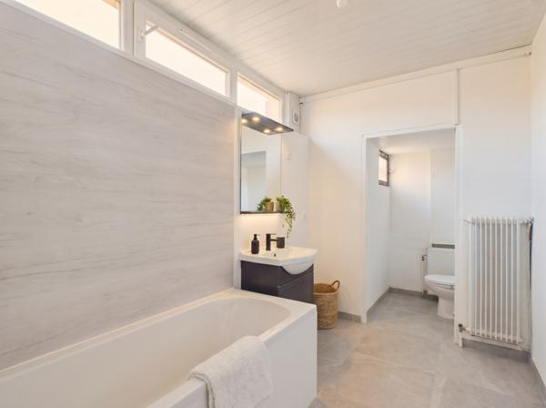 Immeuble
        
        - 127 m² 207 500 € *