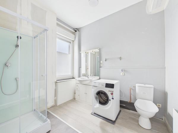 Immeuble
        
        - 127 m² 207 500 € *
