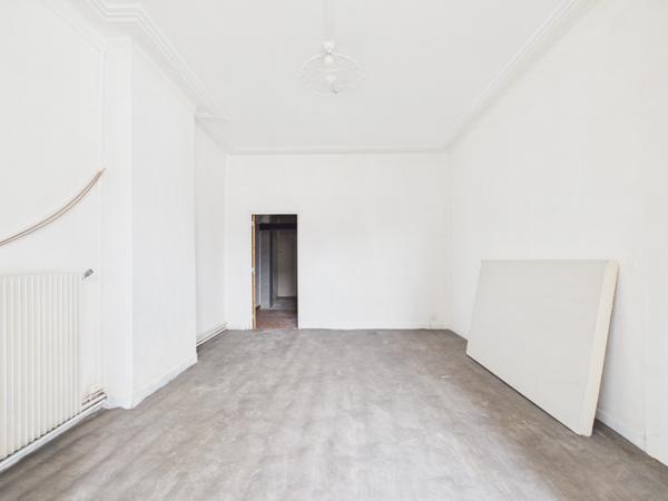 Immeuble
        
        - 127 m² 207 500 € *