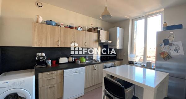 Location Appartement 4 pièces 98 m² - Clermont-ferrand 63000