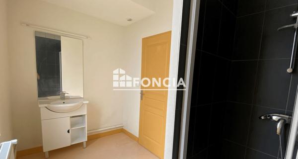 Location Appartement 4 pièces 98 m² - Clermont-ferrand 63000