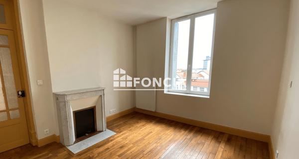 Location Appartement 4 pièces 98 m² - Clermont-ferrand 63000