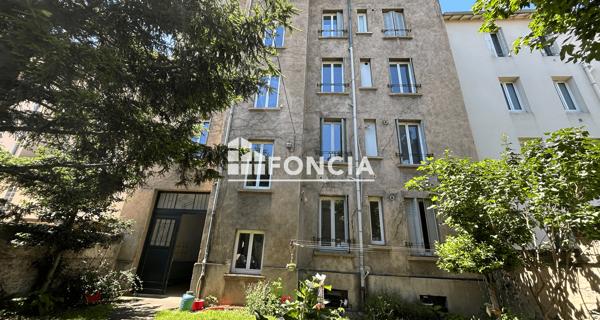 Location Appartement 4 pièces 98 m² - Clermont-ferrand 63000