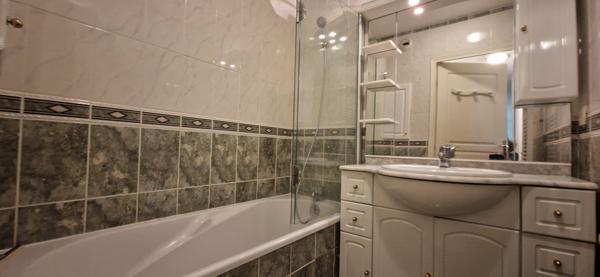 Appartement à louer, 3 pièces - SAINTE-FOY-LES-LYON 69110