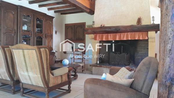 Description de cette maison de 278 m² avec piscine et terrain de plus de 7000 m²