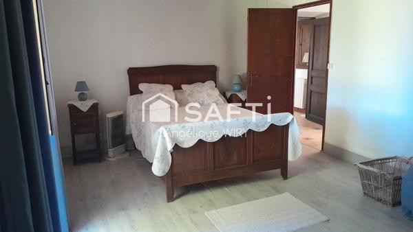 Description de cette maison de 278 m² avec piscine et terrain de plus de 7000 m²