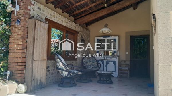 Description de cette maison de 278 m² avec piscine et terrain de plus de 7000 m²