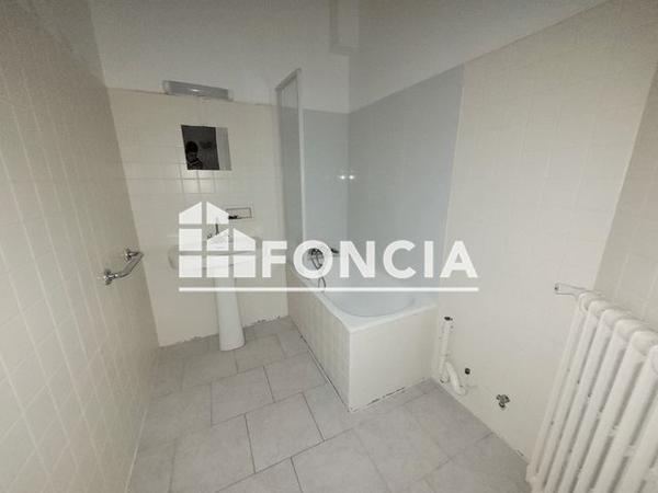 Location Appartement 3 pièces 76.8 m² - 160 GRANDE RUE C.DE GAULLE Nogent Sur Marne 94130