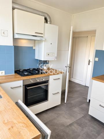 CALUIRE-ET-CUIRE - Grand T4 location nue - avec balcon, loggia et cave