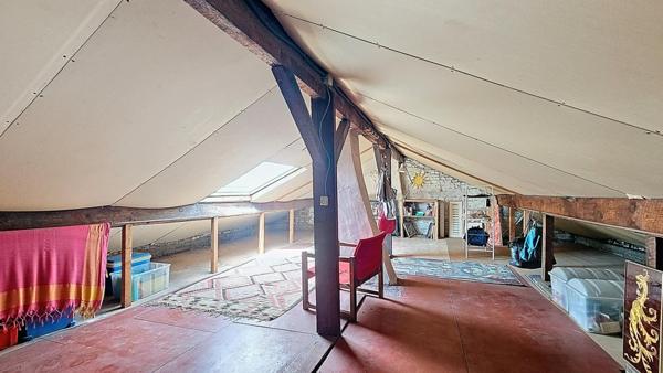 APPARTEMENT 3 PIECES 73M² AVEC 70M² DE COMBLES