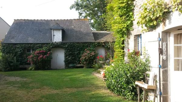Maison en pierres avec terrain proche Dinan